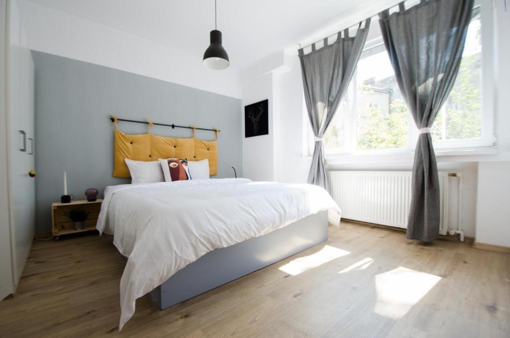 Bright Apartment Near Cismigiu And Old Town Bucureşti Eksteriør bilde